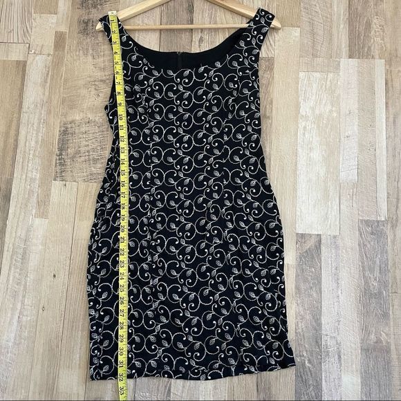 Vintage | 90s “Nu-Oz” Floral Embroidered Mini Dress - Picture 10 of 10